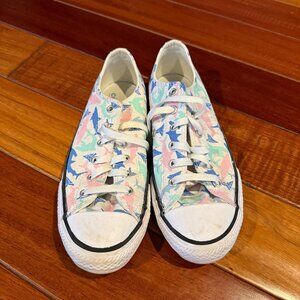 CONVERSE ALL-STAR SHARKS, SIZE 5 JUNIOR KIDS- ALSO WOMENS 7